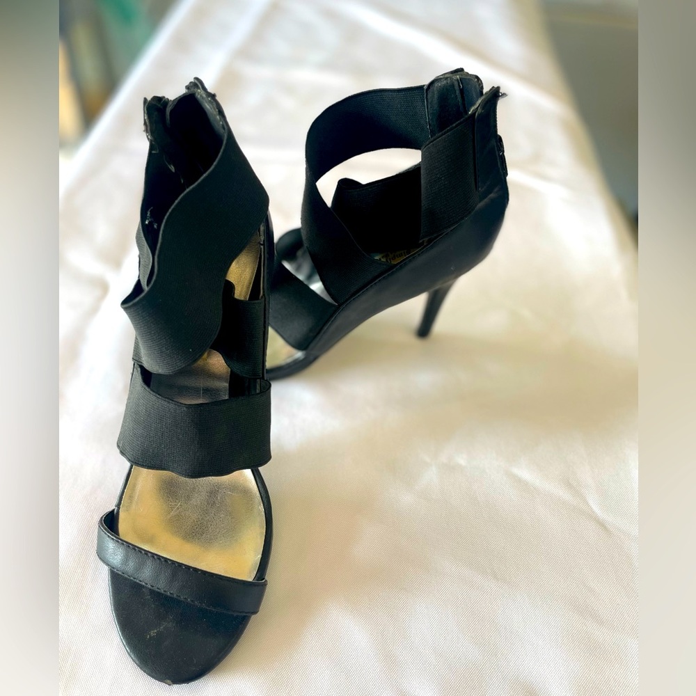 Vera Wang Heals